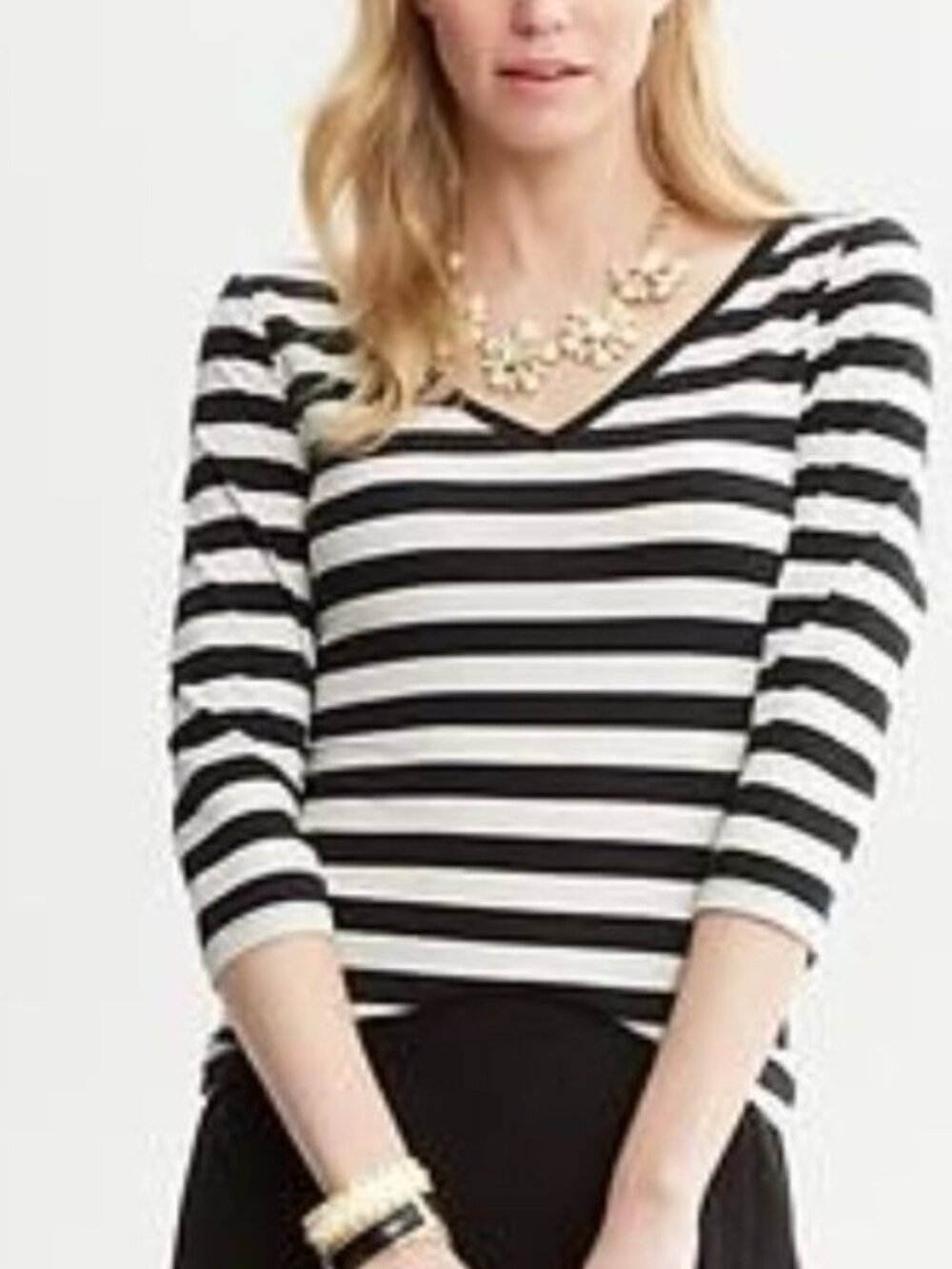 Banana Republic Black & White Striped V-Neck Tee Size Medium